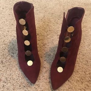 Super Chic Burgundy Booties w/ Gold Detail